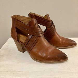 Womens Frye bootie 6 brown criss-cross straps